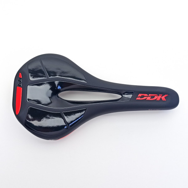 Седло DDK D3735 Race Comfort, 143x275 мм, спорт, чёрно-красный