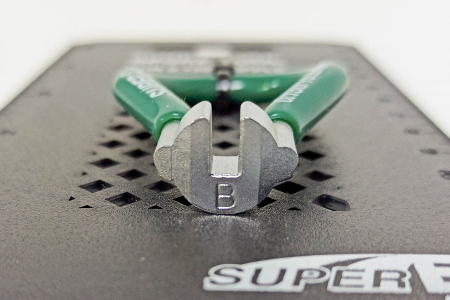 Ключ спицевой 3.3 мм Super B 5550, сталь, зеленый